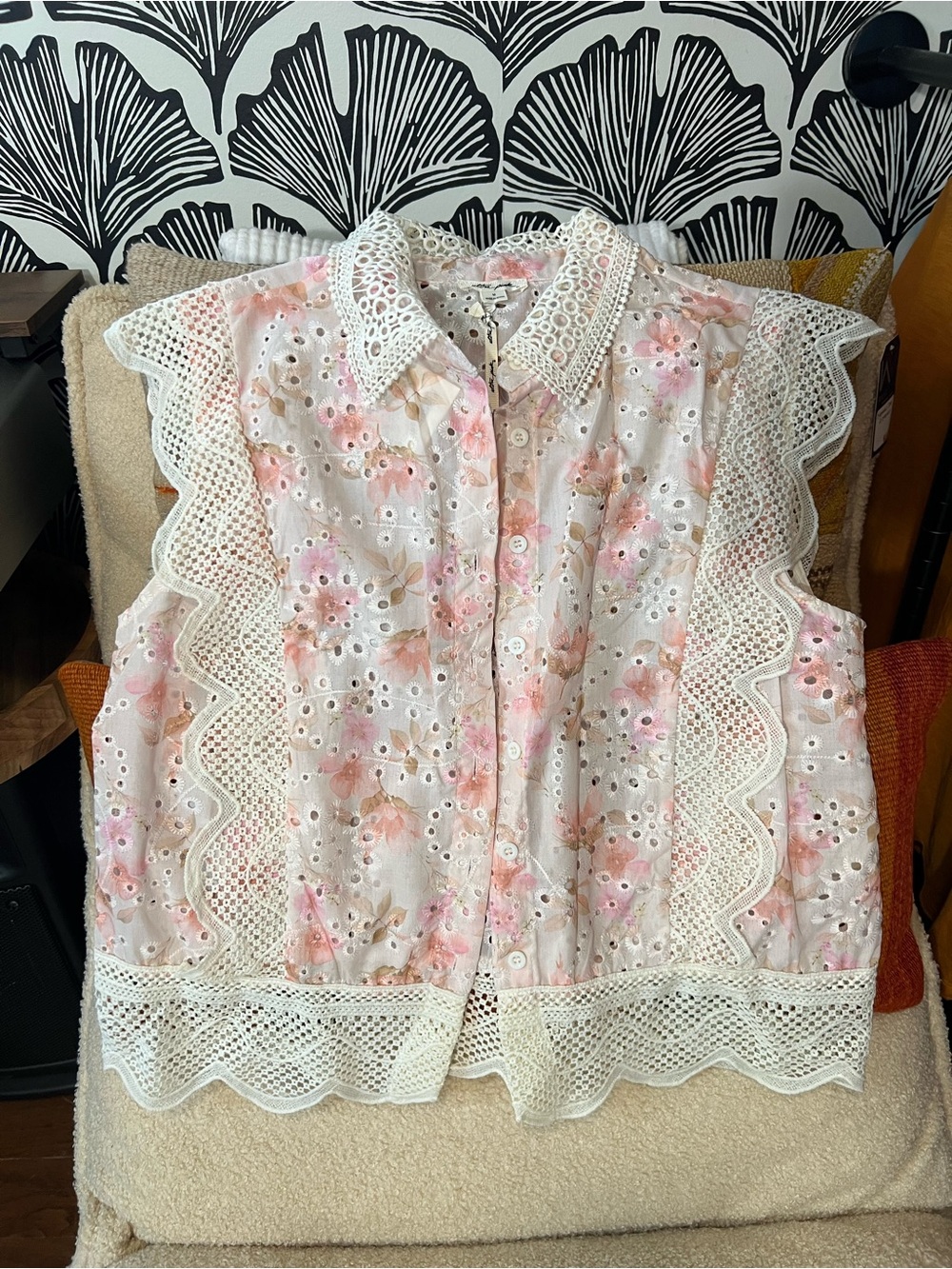 Ultra Pink Floral Eyelet Crochet Lace Button Blouse M NWT
